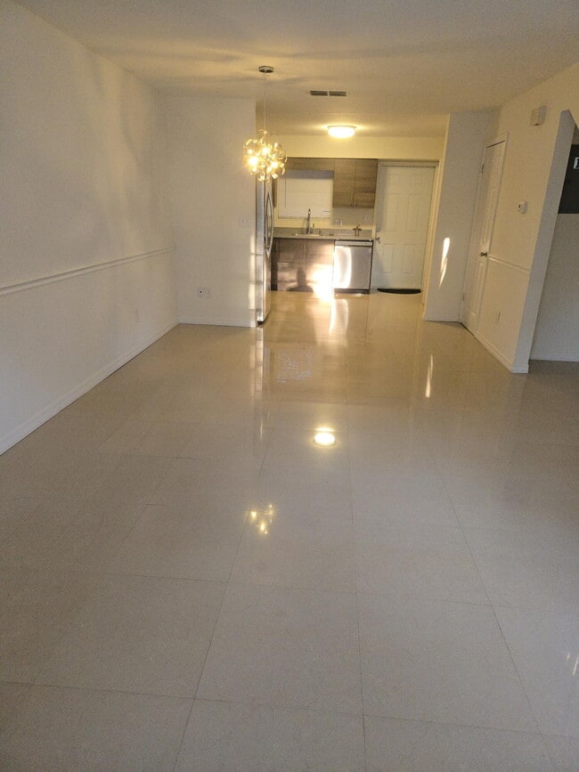 Building Photo - 1231 SW 61st Terrace