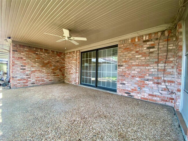 Building Photo - 2206 Tannehill Dr