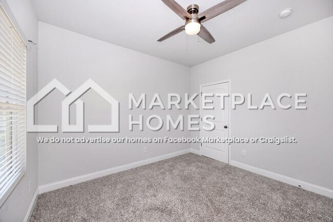 Building Photo - 417 Edgebrook Dr