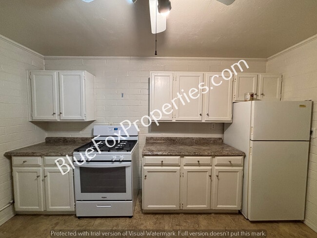 Building Photo - 809 N Irving Cir