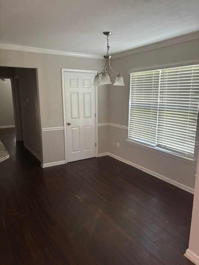 Building Photo - 5036 Reynolds Way