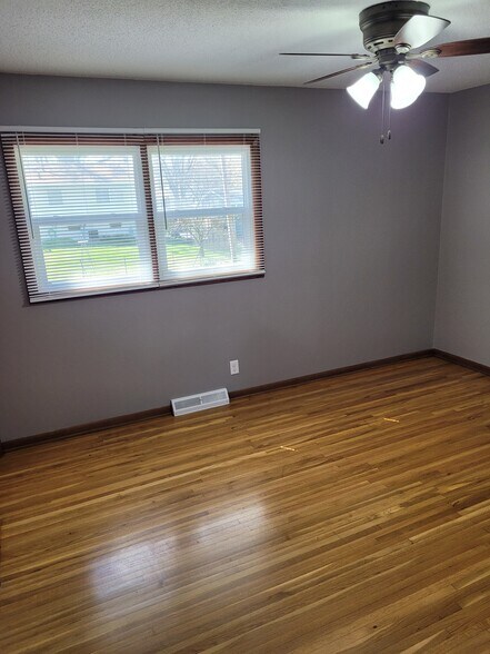 Building Photo - 4712 Western Ave