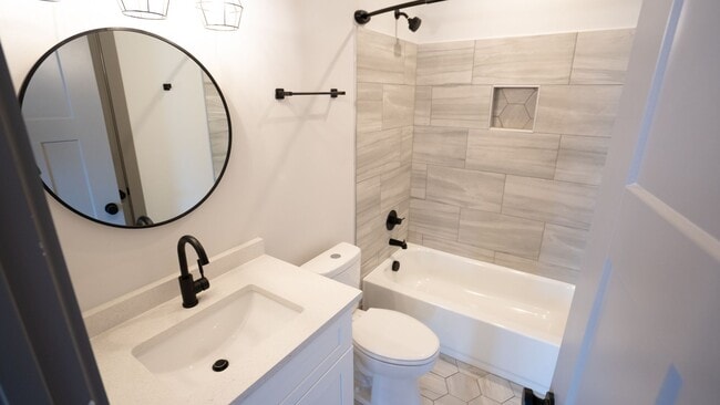 Building Photo - 201 S Grace St