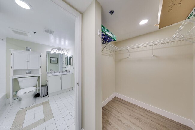 Building Photo - 1 Bed / 1 Bath with Bay Views – Partially ...