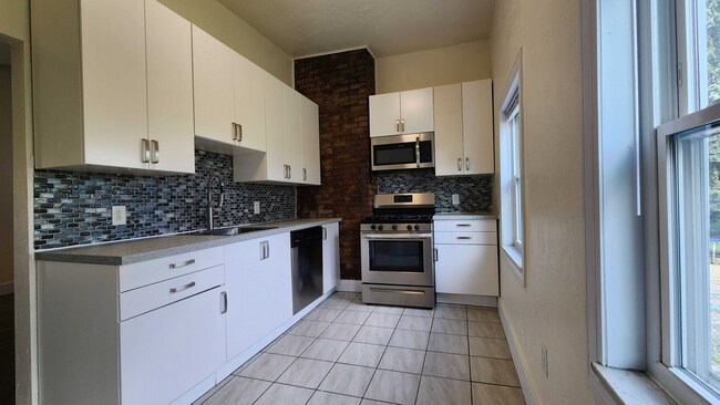 Primary Photo - Beautiful 4BR 2 full bath house now showing!