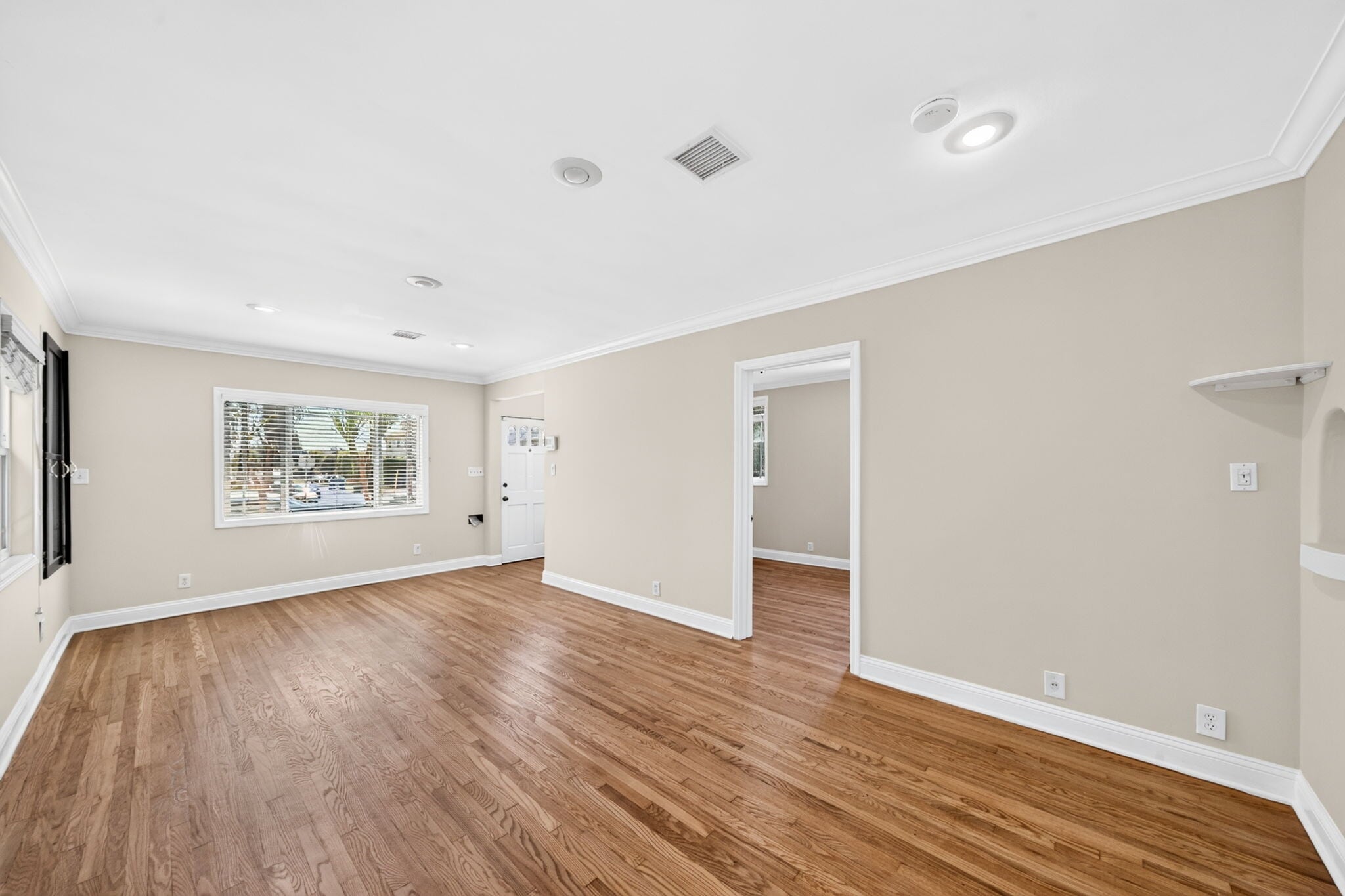 Building Photo - 10817 Charnock Rd