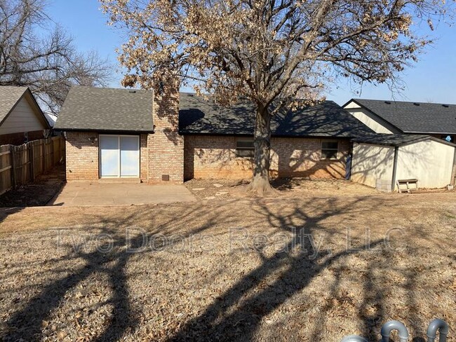 Building Photo - 304 Linda Ln