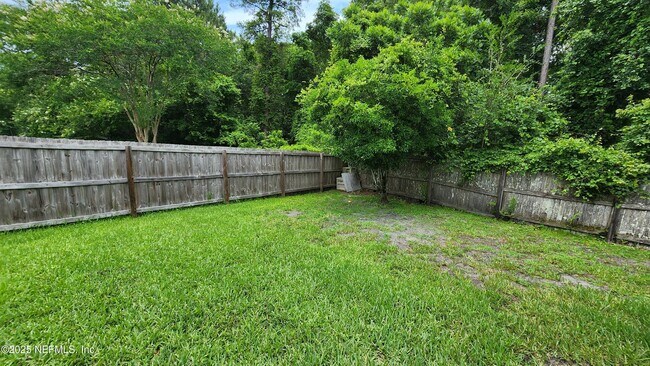 Building Photo - 256 Southlake Dr