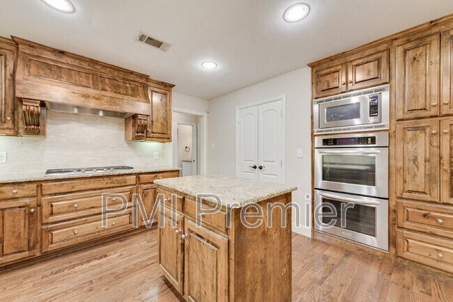 Building Photo - 14077 Brookridge Dr