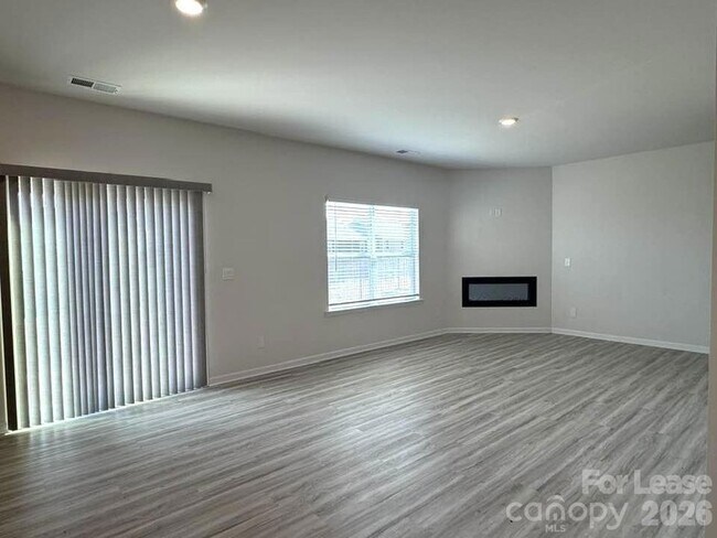 Building Photo - 7898 Old Brk Rd