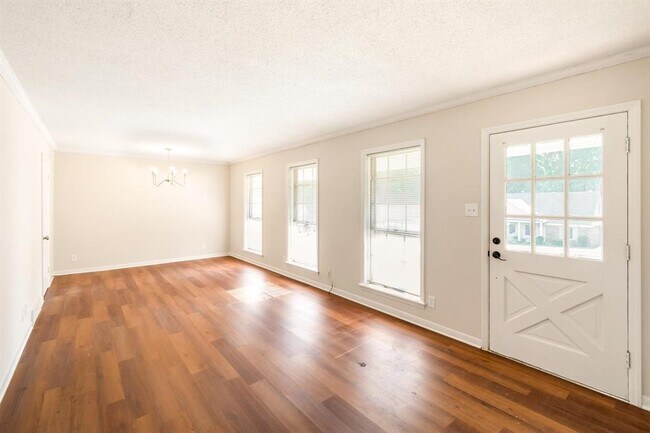 Building Photo - 3701 Joslyn St