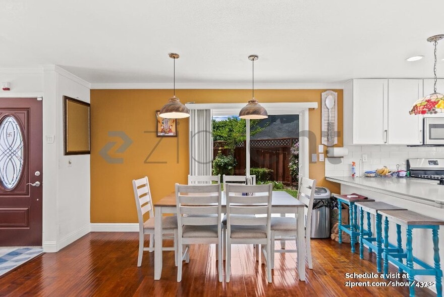 Building Photo - 5947 Southmont Ct