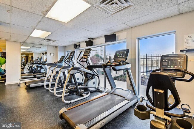 Building Photo - 501 Slaters Ln