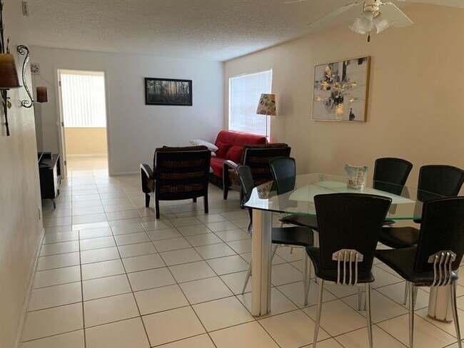 Primary Photo - 2900 SW 22nd Ave
