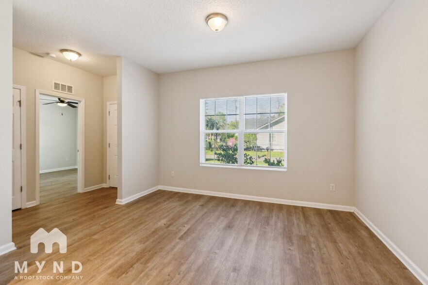 Building Photo - 643 Locust St