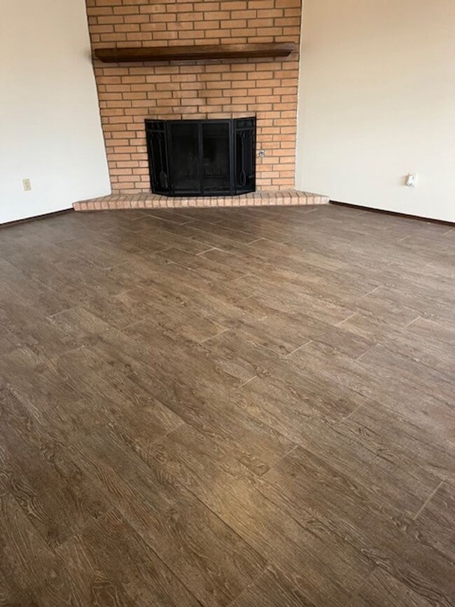 Building Photo - 3200 Wind Song Dr