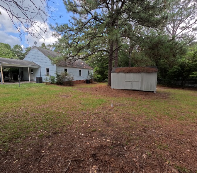 Building Photo - 120 Longview Dr