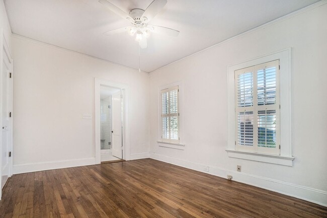 Building Photo - 5 bdrm, 3 bath in City of Decatur Schools.