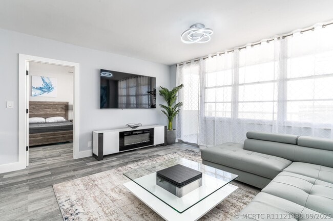 Building Photo - 3725 S Ocean Dr