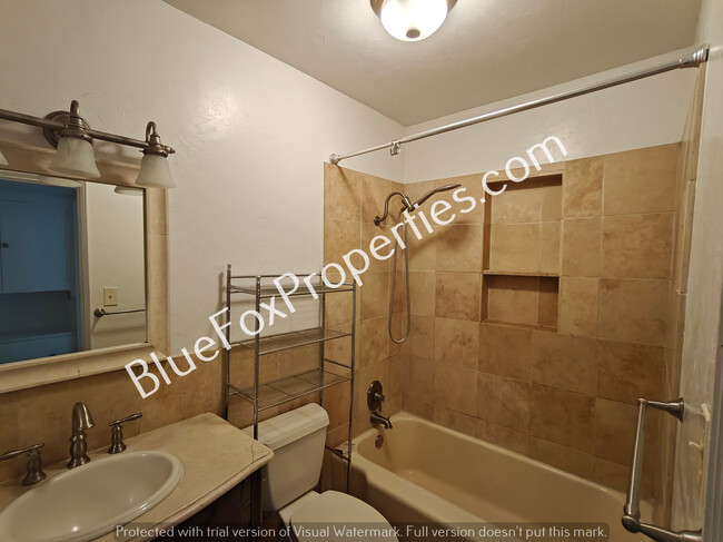 Building Photo - 1510 E Silver St