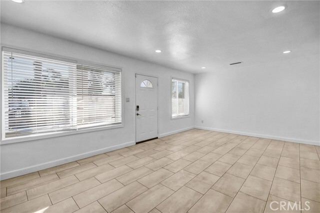 Building Photo - 3913 Walnut St