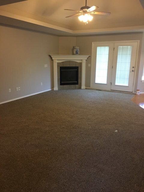 Building Photo - 3 Bedroom Home in Wonderful Neighborhood!