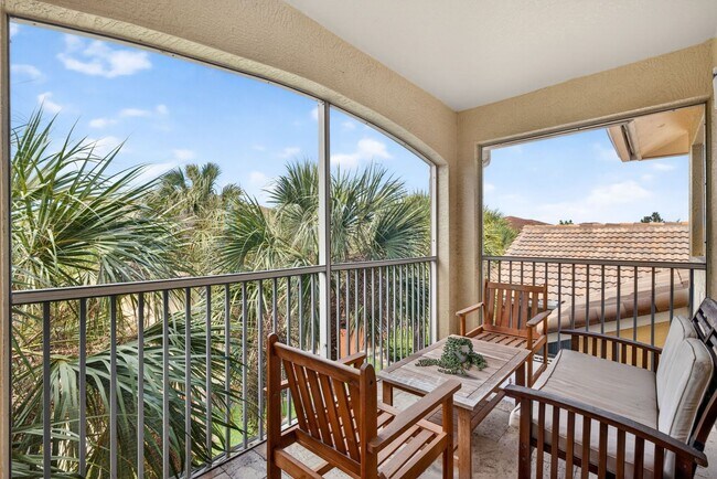 Building Photo - NOW AVAILABLE - Cozy Condo in Tuscany Gardens!