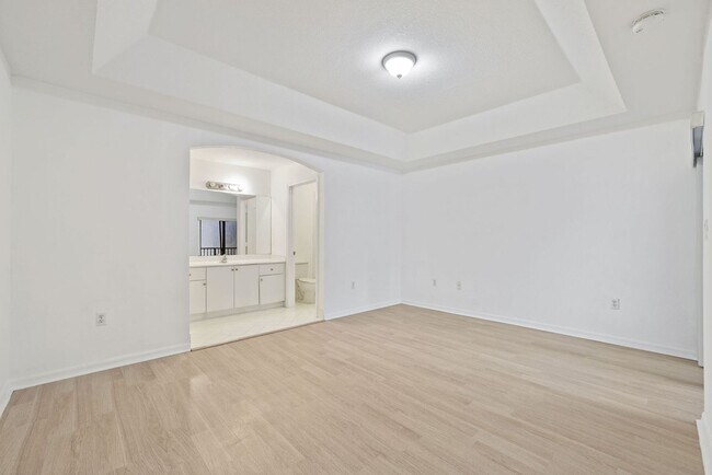 Building Photo - Cutler Bay Townhouse