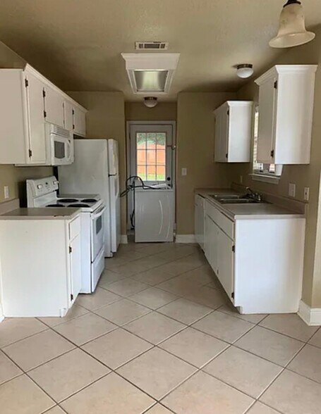 Building Photo - 137 Bolero Way