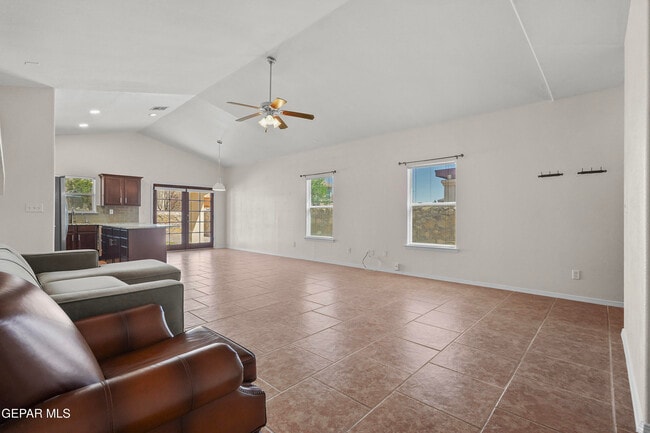 Building Photo - 5477 Francisco Roque Dr