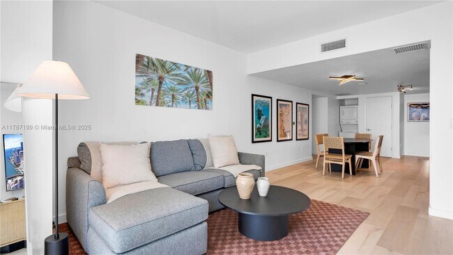 Building Photo - 485 Brickell Ave