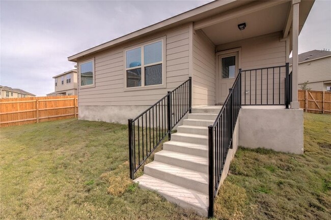 Building Photo - 344 Circle Wy