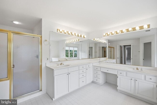 Building Photo - 10417 Snow Point Dr