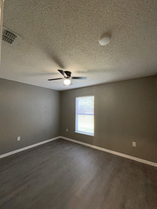 Building Photo - 240 Dalton Dr