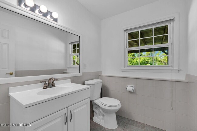 Building Photo - 1112 Wildwood Ave