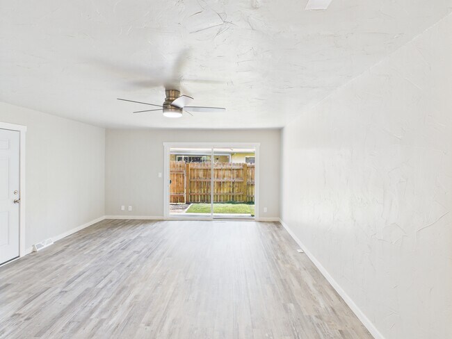 Building Photo - 1044 Coronado Pkwy S