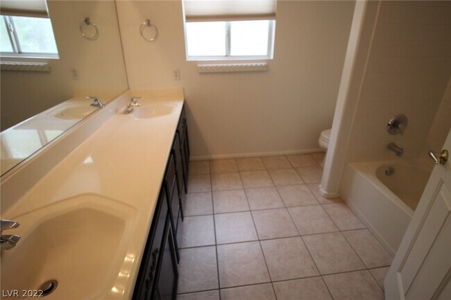 Building Photo - 274 Timber Hollow St
