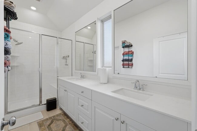 Building Photo - 4910 Shore Arbor Ln