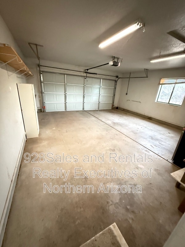 Building Photo - 11385 Homestead Ln