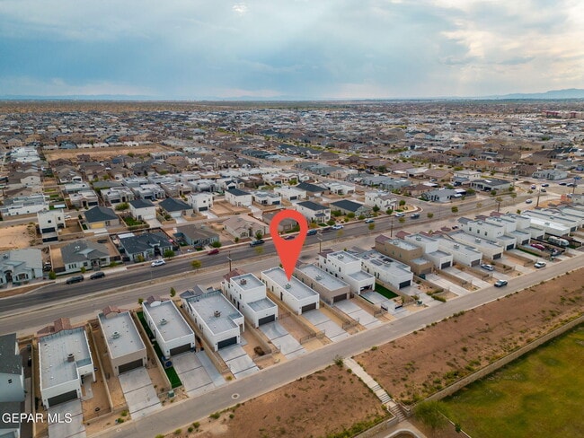 Building Photo - 14735 Pebble Hills Blvd