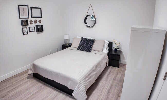 Building Photo - 8050 Severn Dr