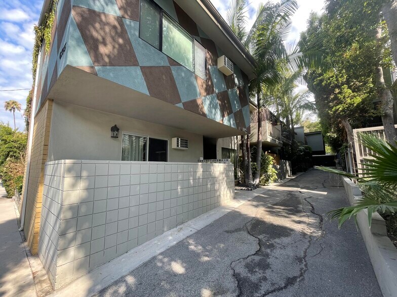 Building Photo - 6345 Primrose Ave