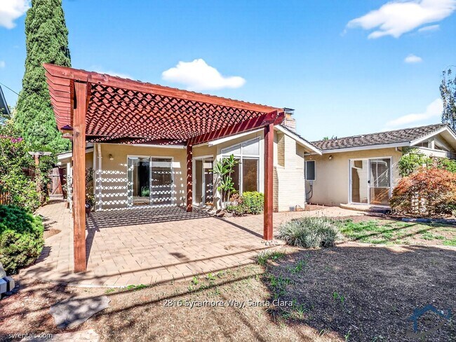 Building Photo - 2816 Sycamore Way