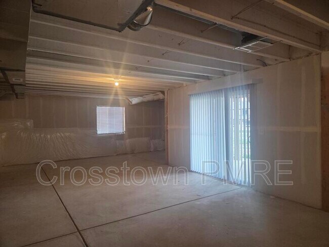 Building Photo - 612 87th Ave