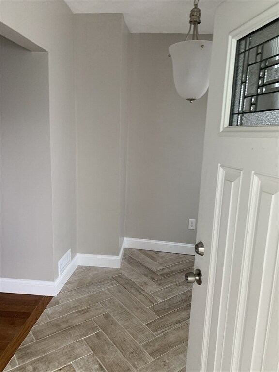 Building Photo - 15-17-17 Lorna Rd