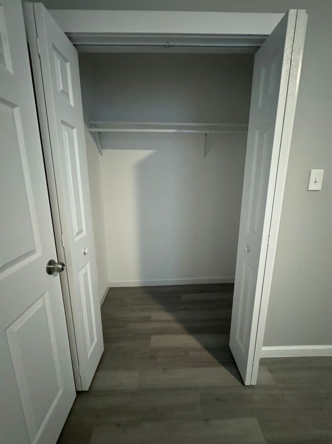 Building Photo - One bedroom in Monroe!