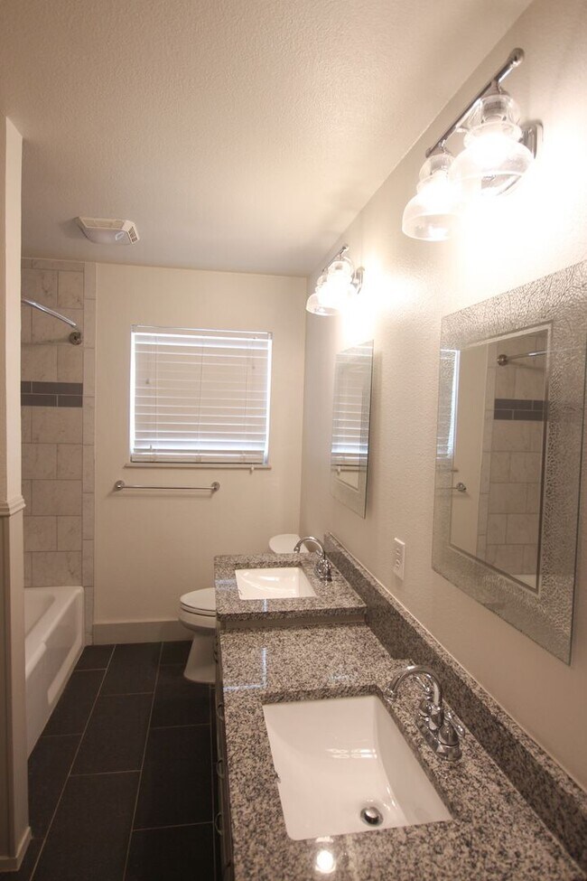 Building Photo - Lease Takeover Opportunity Available! 3 Be...