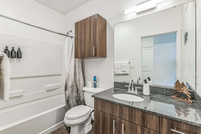 Building Photo - 305 E Front St