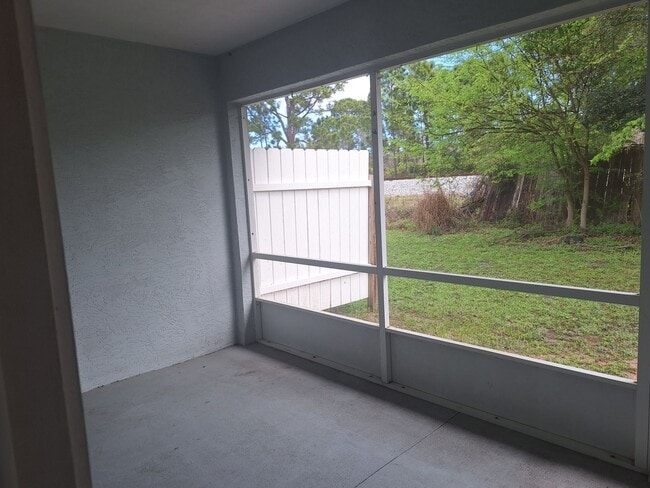 Building Photo - 2BR 2BA plus 1 CAR GARAGE DUPLEX - EDGEWATER