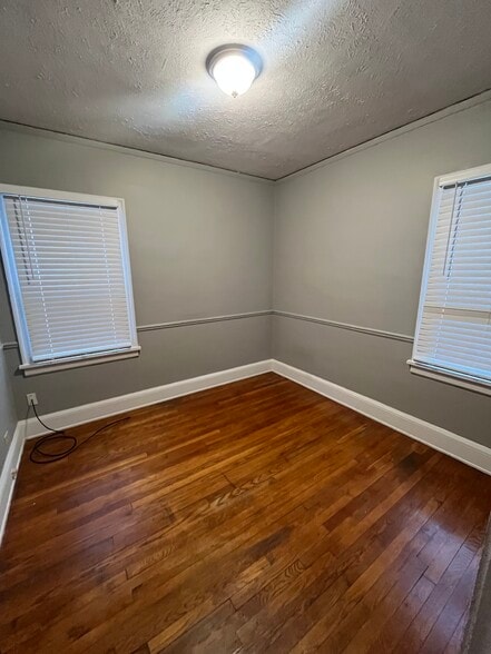 Building Photo - 1645 Cordova Ave